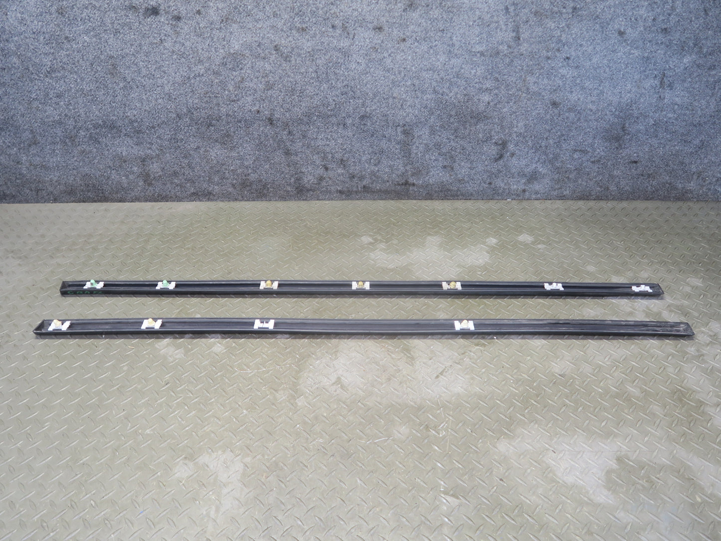 94-99 BMW E36 318iC Convertible Fender Door Rear Quarter Trim Molding Set OEM