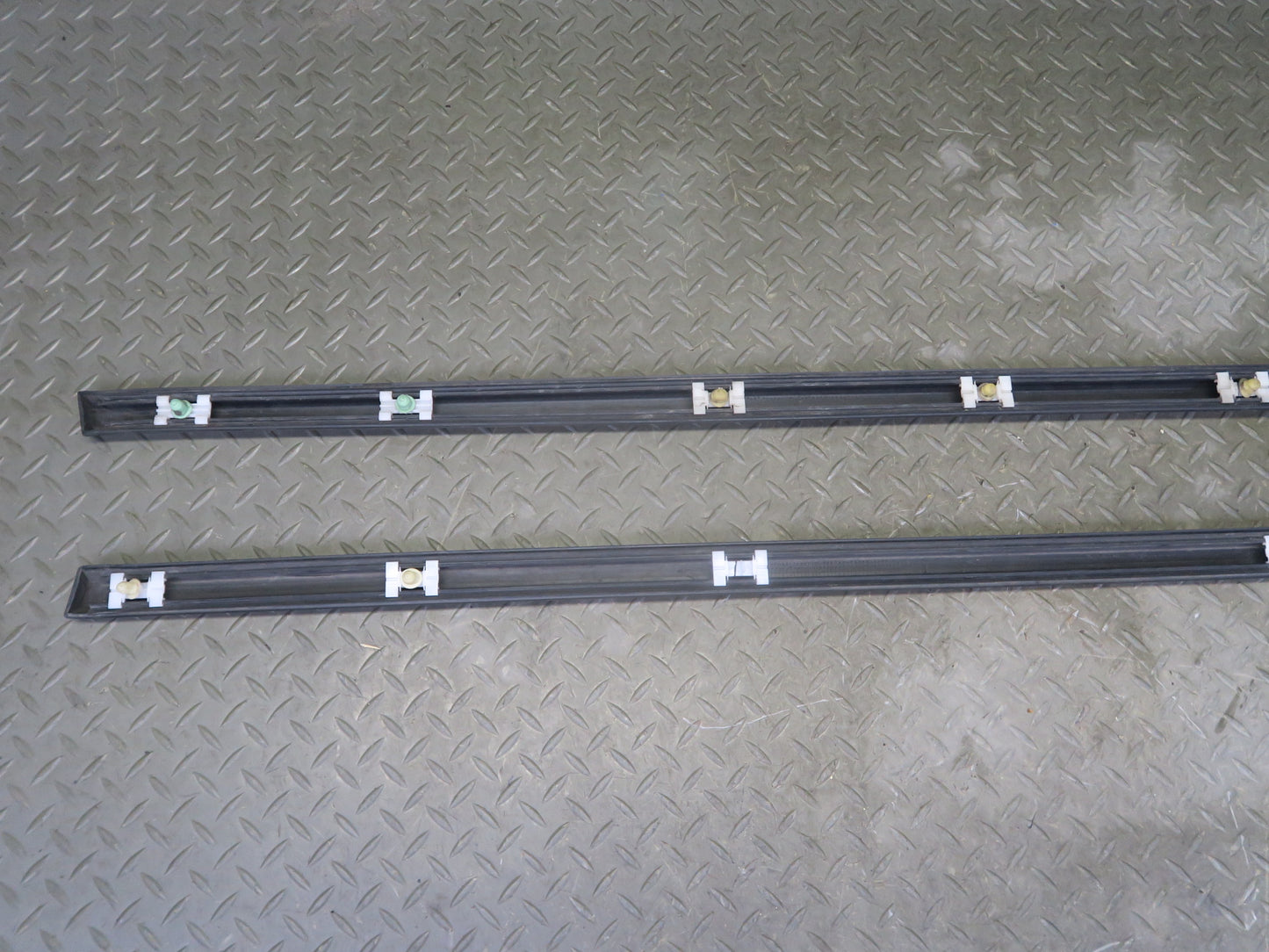 94-99 BMW E36 318iC Convertible Fender Door Rear Quarter Trim Molding Set OEM