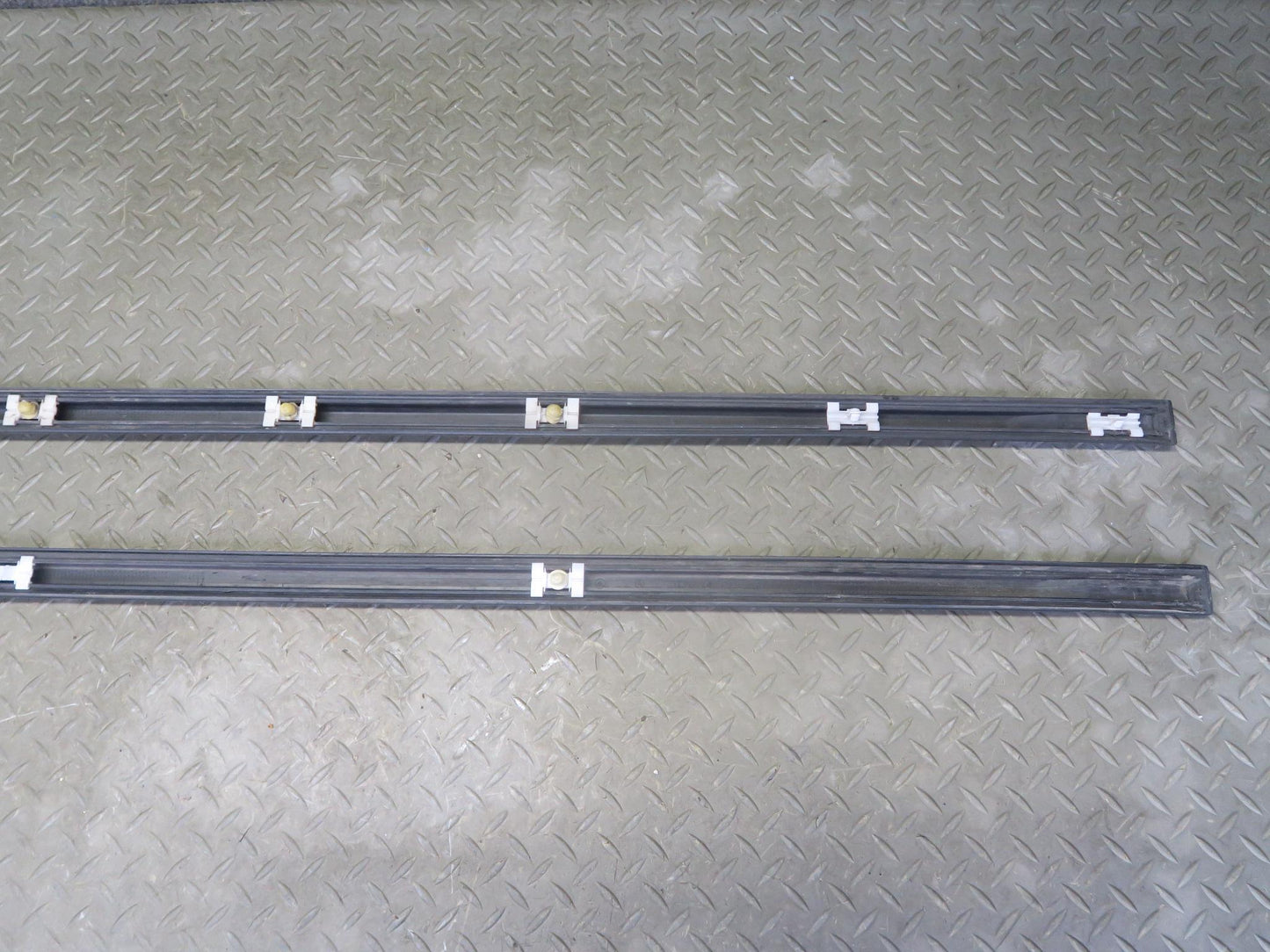 94-99 BMW E36 318iC Convertible Fender Door Rear Quarter Trim Molding Set OEM