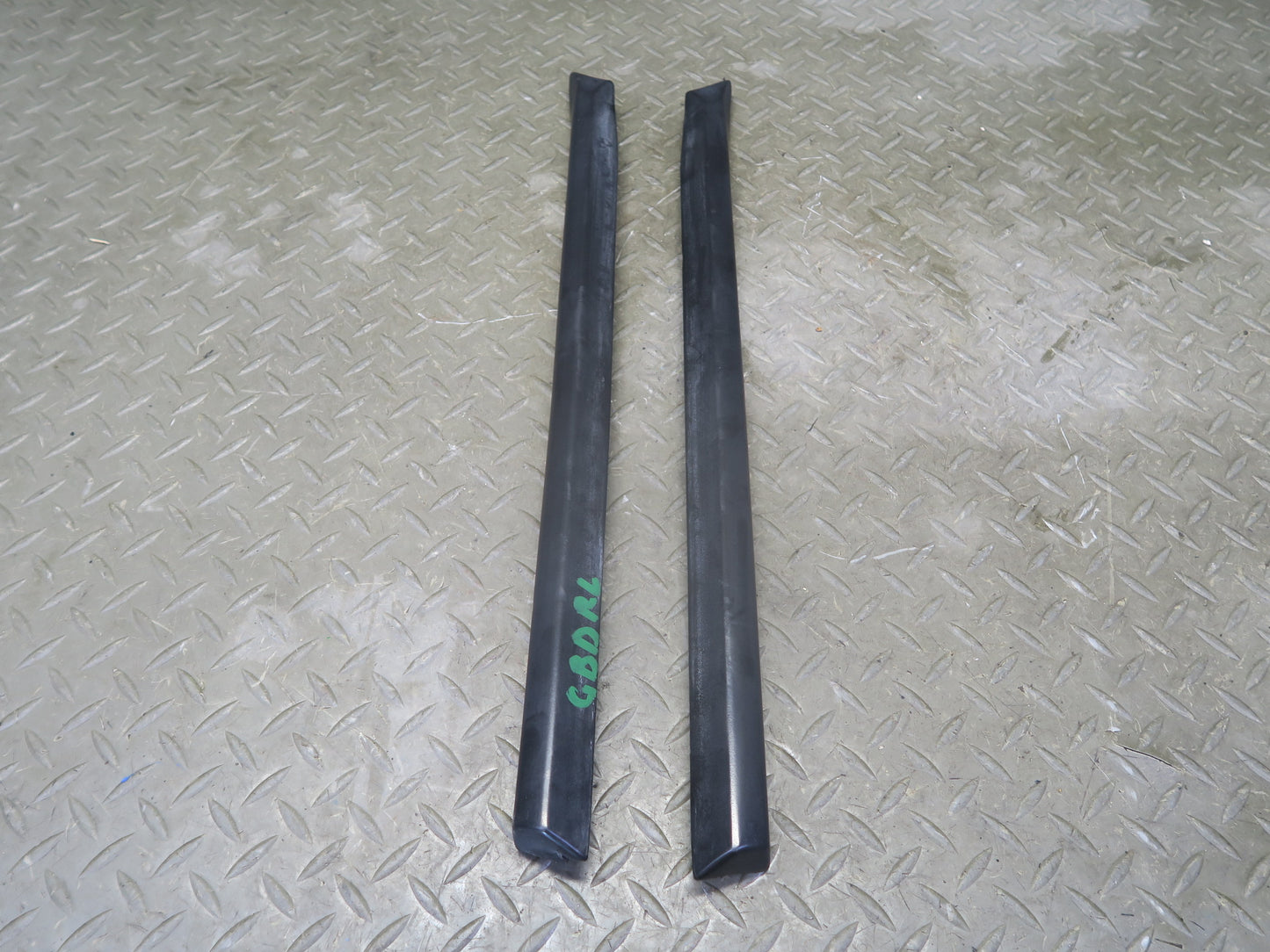 94-99 BMW E36 318iC Convertible Fender Door Rear Quarter Trim Molding Set OEM