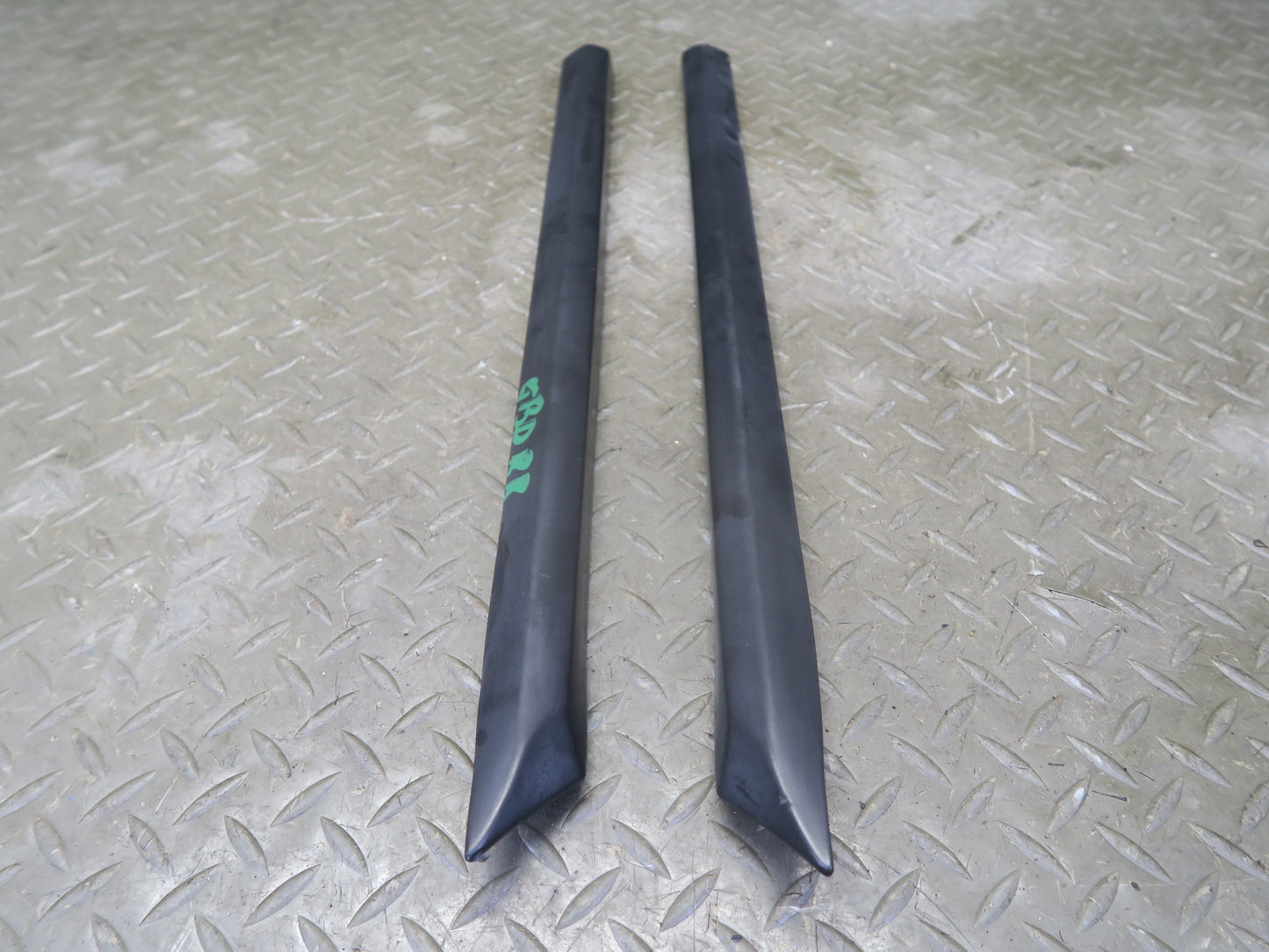 94-99 BMW E36 318iC Convertible Fender Door Rear Quarter Trim Molding Set OEM