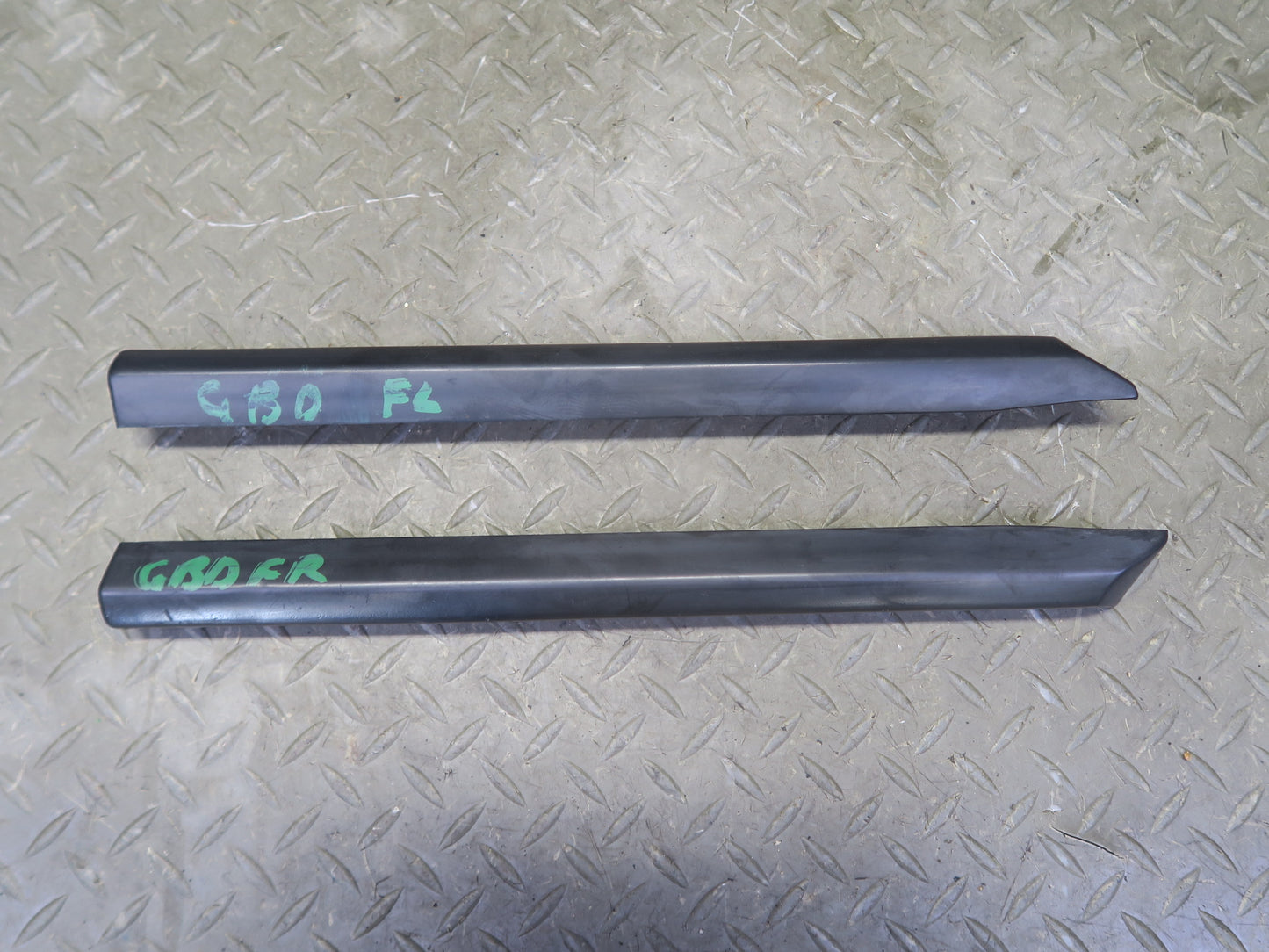 94-99 BMW E36 318iC Convertible Fender Door Rear Quarter Trim Molding Set OEM