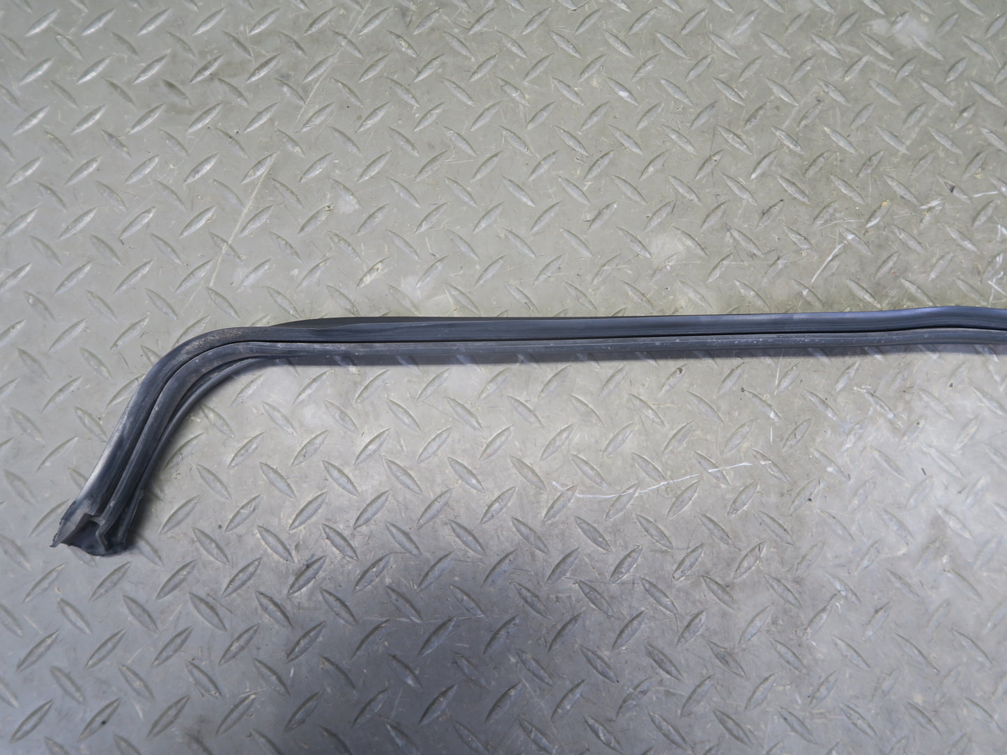 94-99 BMW E36 318iC Front Hood Weatherstrip Rubber Seal Gasket OEM