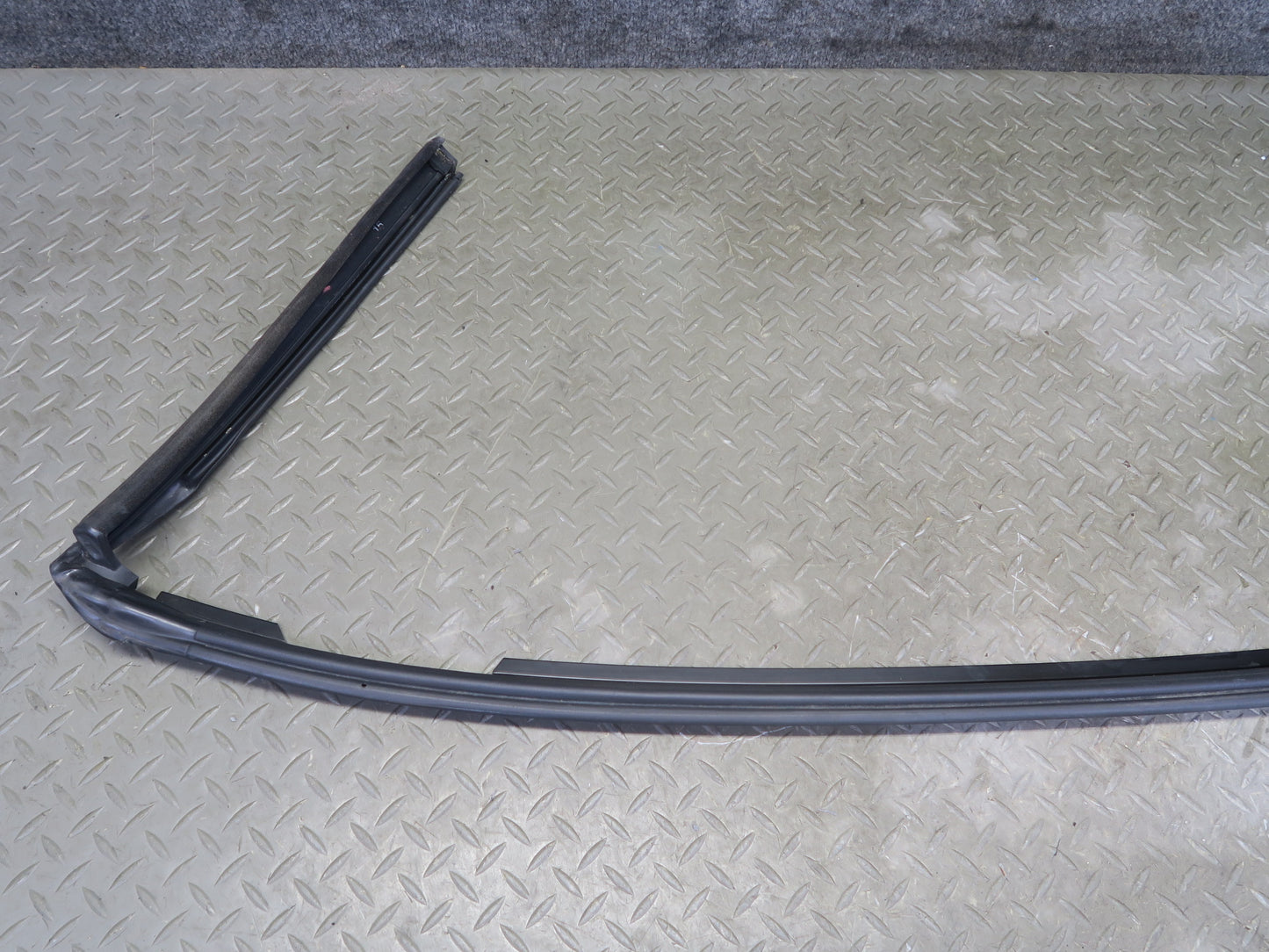 96-99 BMW E36 318iC Convertible TOP Roof Weatherstrip Rubber Seal Gasket OEM