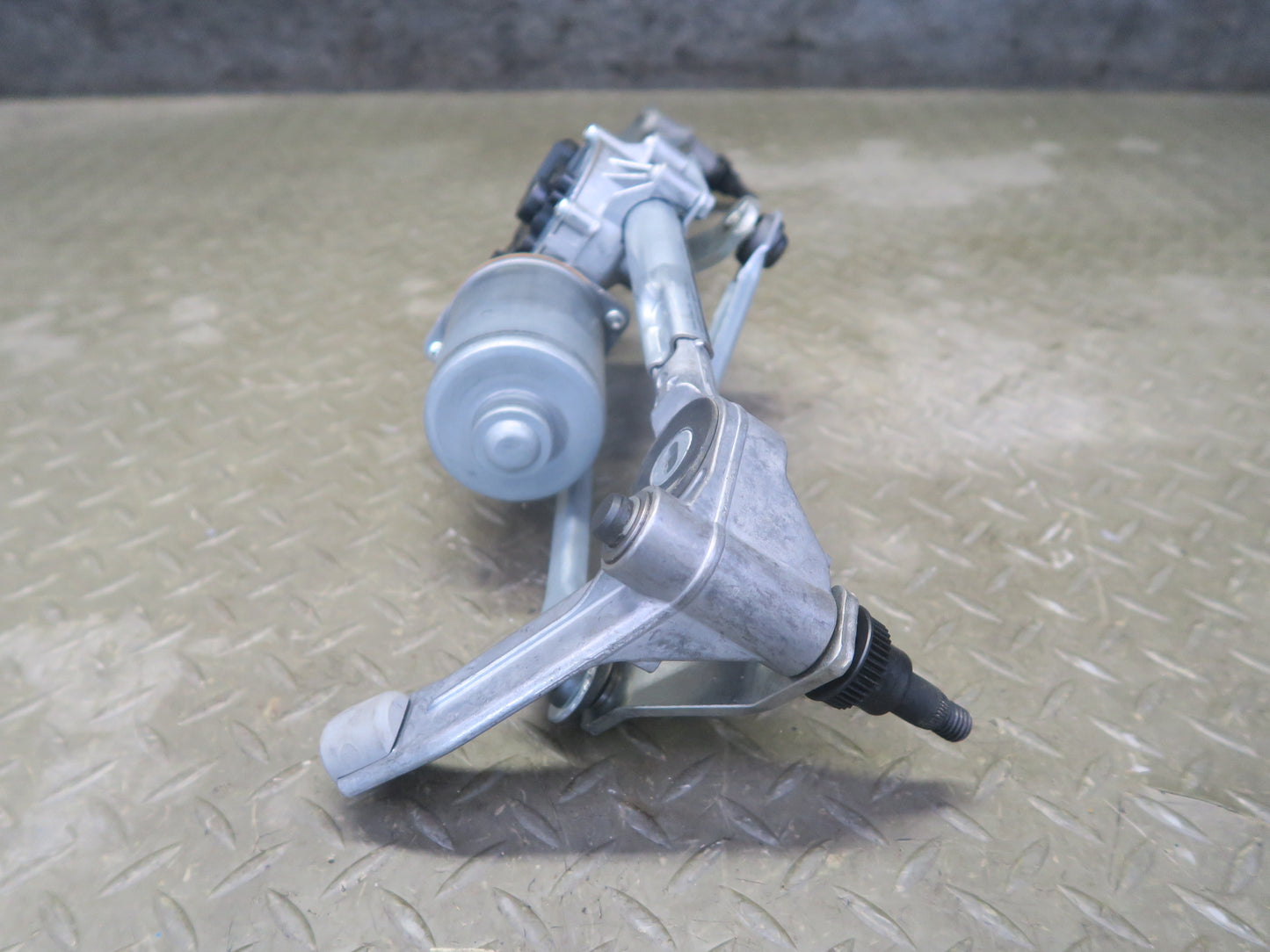 2007-2013 BMW E90 E92 E93 M3 Windshield Wiper Transmission Linkage W/ Motor