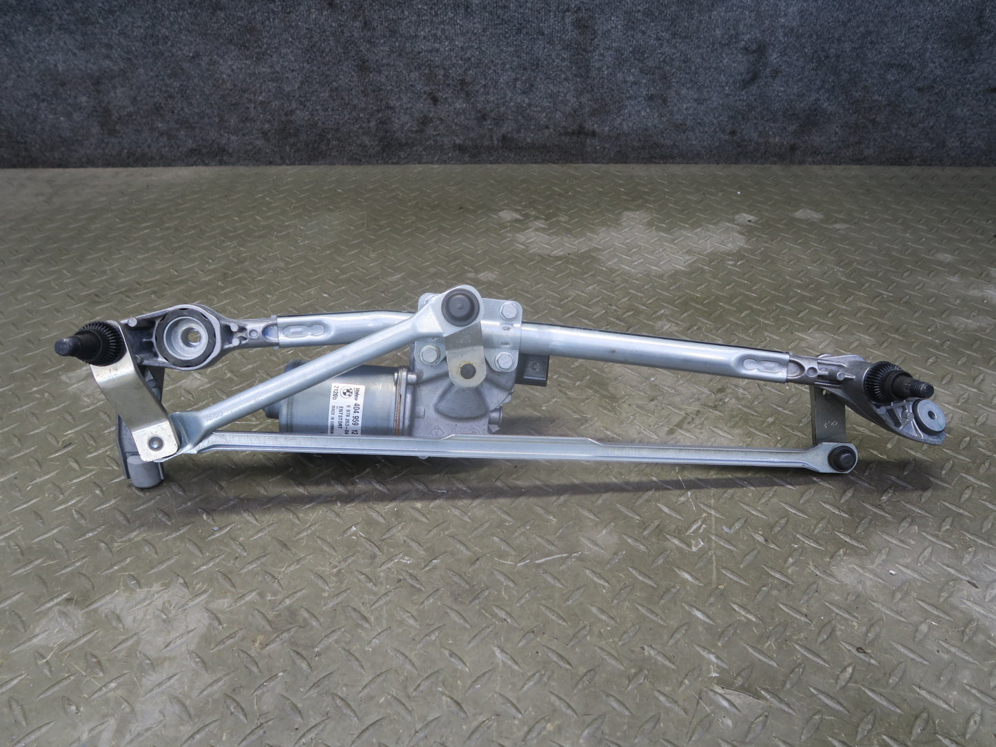 2007-2013 BMW E90 E92 E93 M3 Windshield Wiper Transmission Linkage W/ Motor
