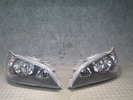 01-05 Lexus JCE10L IS300 Set of 2 Front Halogen Headlight Lamp Aftermarket