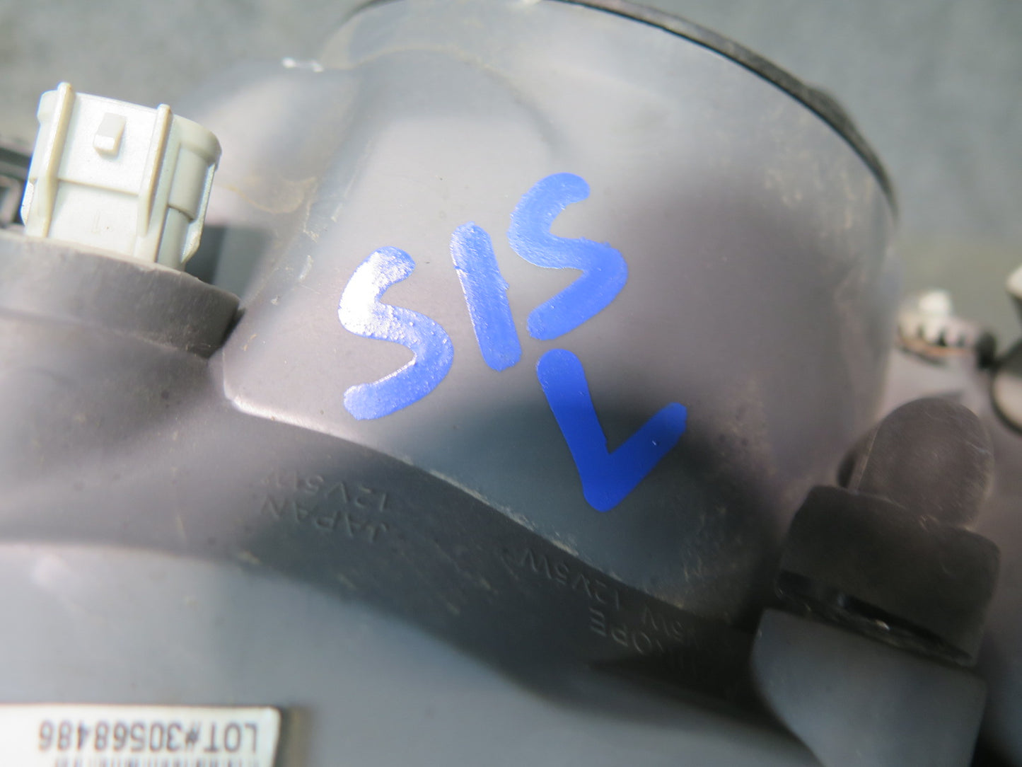 01-05 Lexus JCE10L IS300 Set of 2 Front Halogen Headlight Lamp Aftermarket