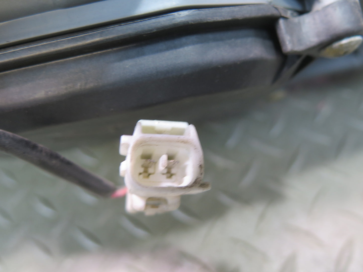 01-05 Lexus JCE10L IS300 Set of 2 Front Halogen Headlight Lamp Aftermarket