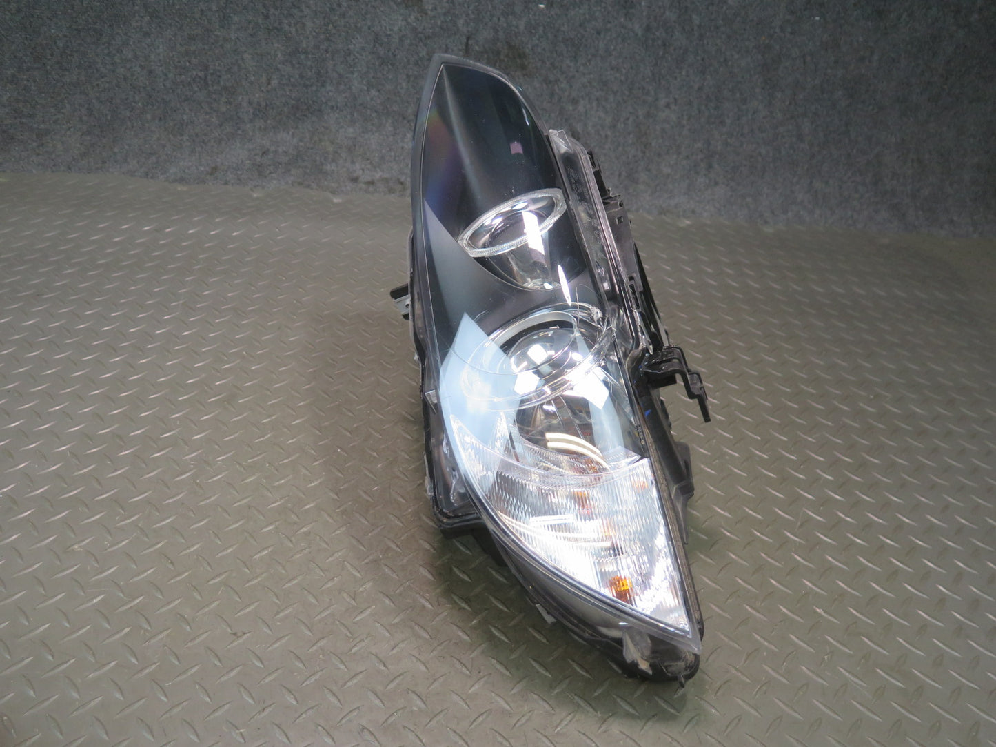 2008-2010 BMW E90 M3 Front Left BI Xenon Headlight Lamp w Ballast 7182507