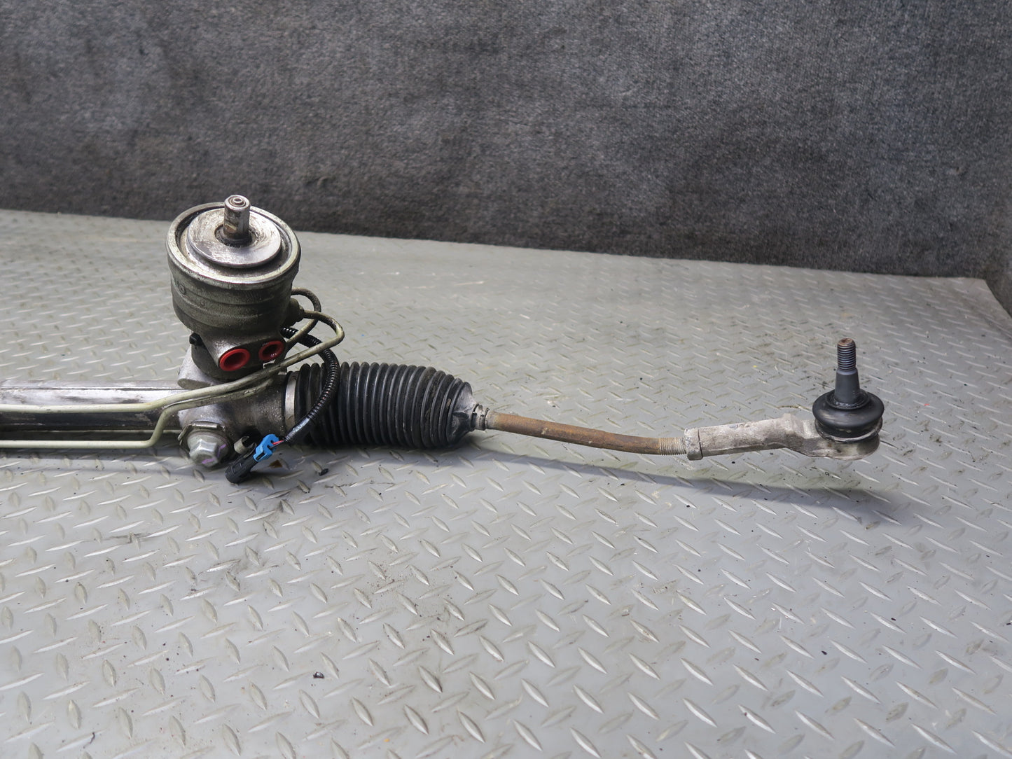 2004-2007 Cadillac XLR  Power Steering Rack & Pinion Gear 26085331