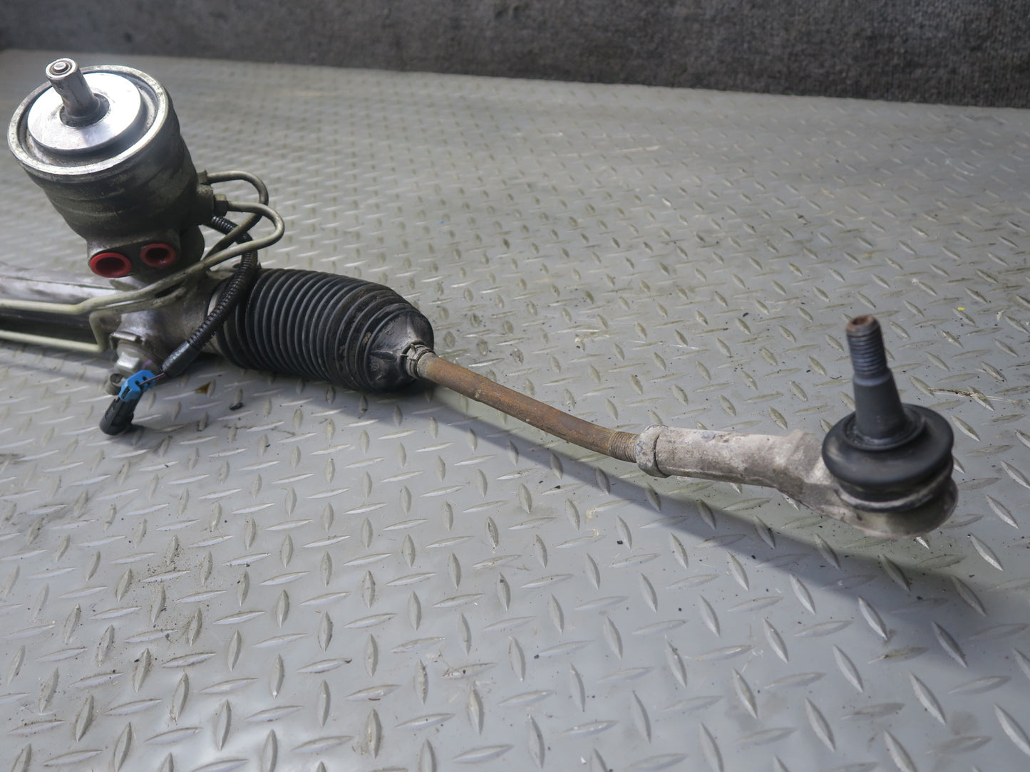 2004-2007 Cadillac XLR  Power Steering Rack & Pinion Gear 26085331