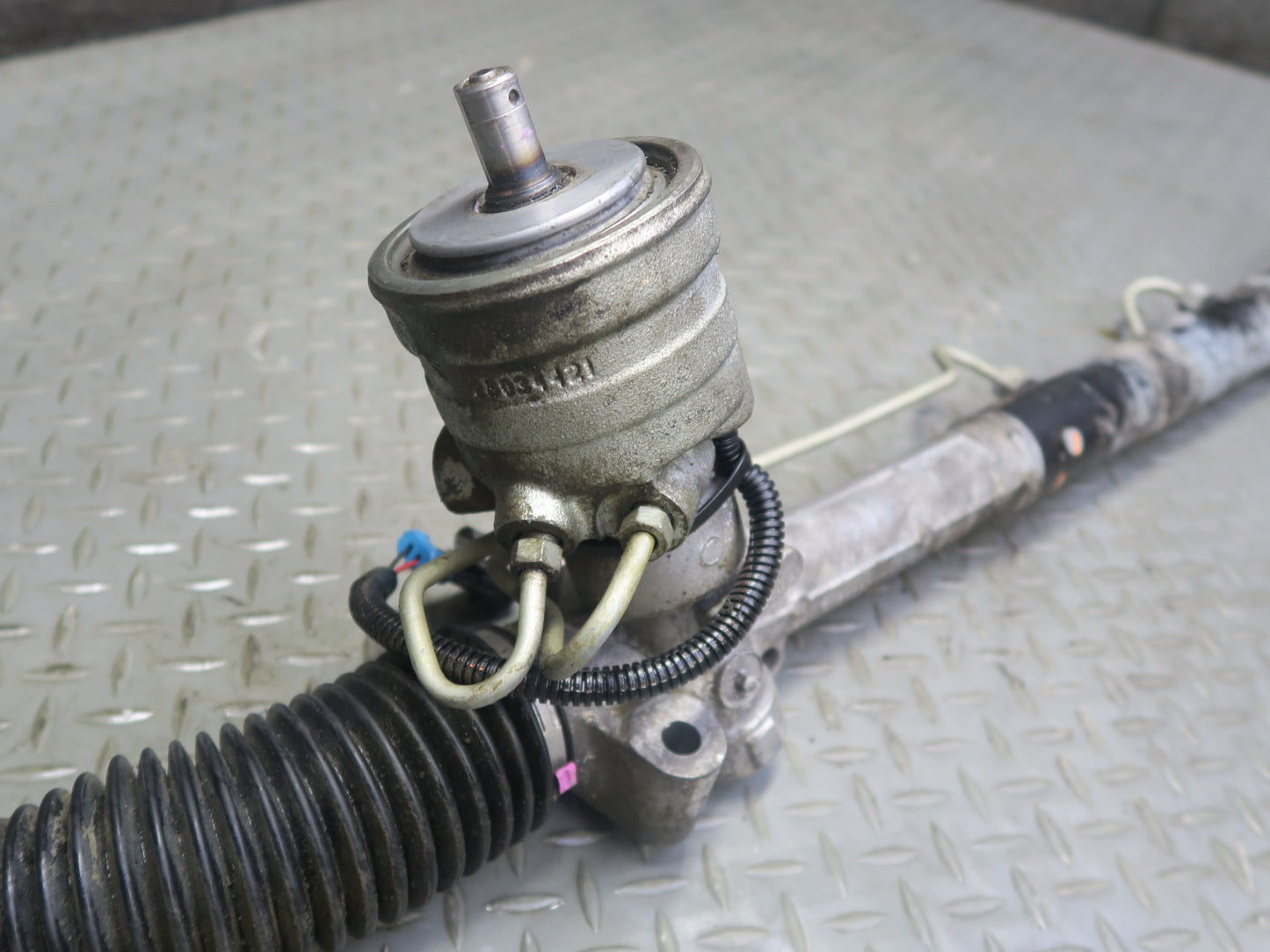 2004-2007 Cadillac XLR  Power Steering Rack & Pinion Gear 26085331