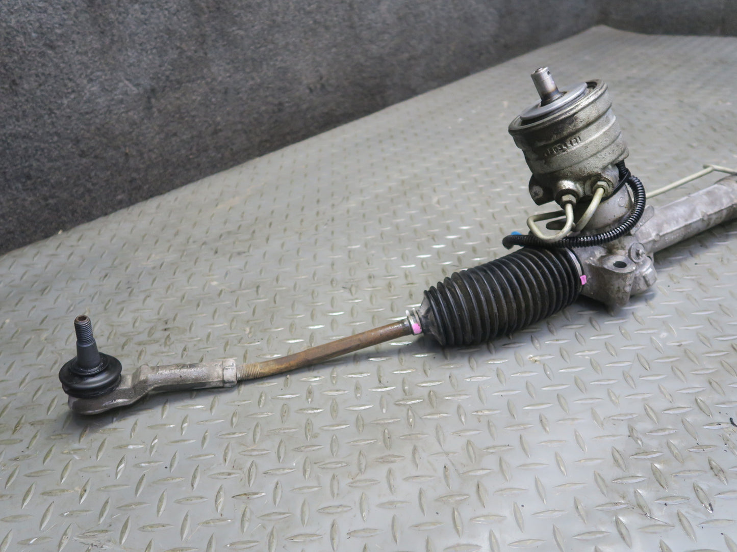 2004-2007 Cadillac XLR  Power Steering Rack & Pinion Gear 26085331