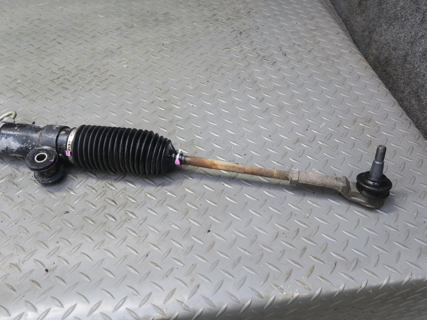 2004-2007 Cadillac XLR  Power Steering Rack & Pinion Gear 26085331