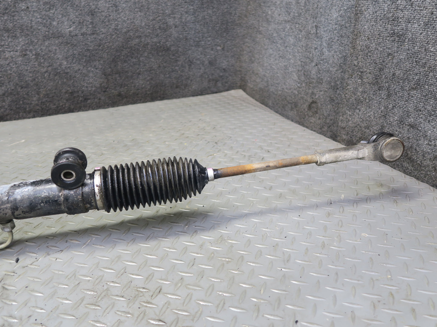 2004-2007 Cadillac XLR  Power Steering Rack & Pinion Gear 26085331