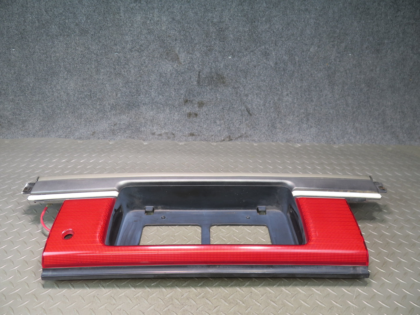 89-92 Toyota Supra MA70L MK3 Rear Center Tail Light Lamp w License Plate OEM