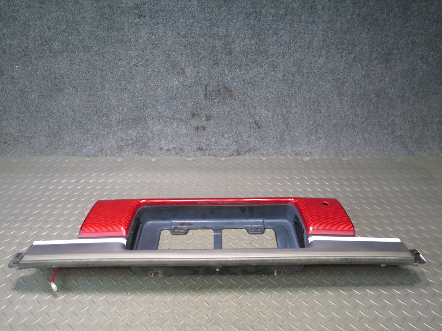 89-92 Toyota Supra MA70L MK3 Rear Center Tail Light Lamp w License Plate OEM