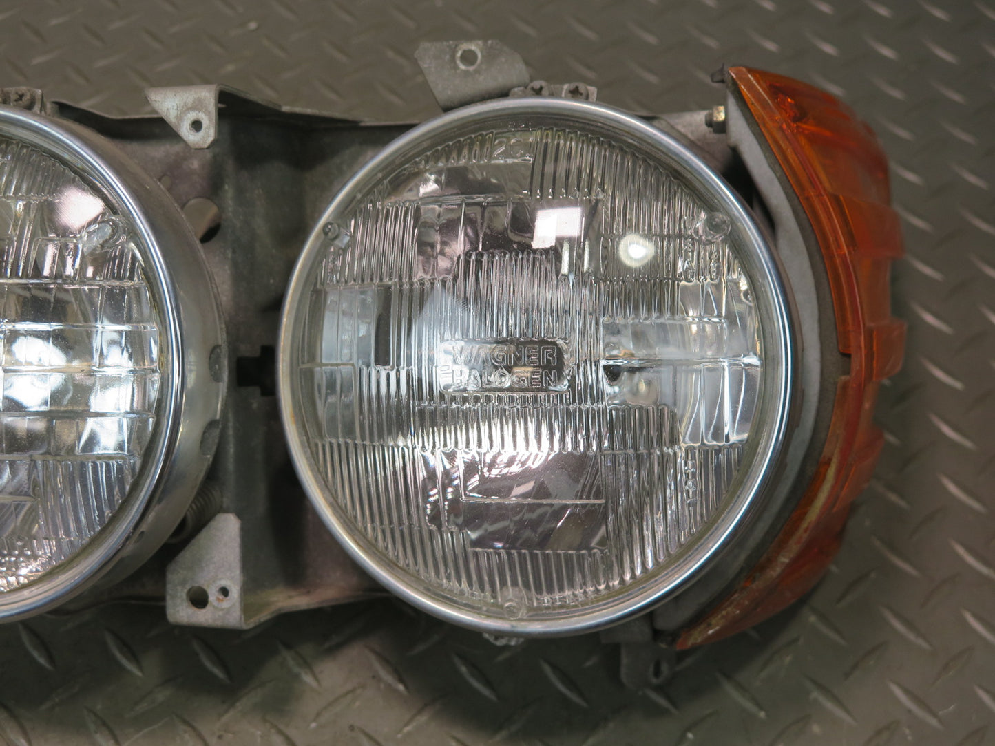 86-89 Mercedes R107 560SL Set of 2 Front Left & Right Halogen Headlight Lamp OEM