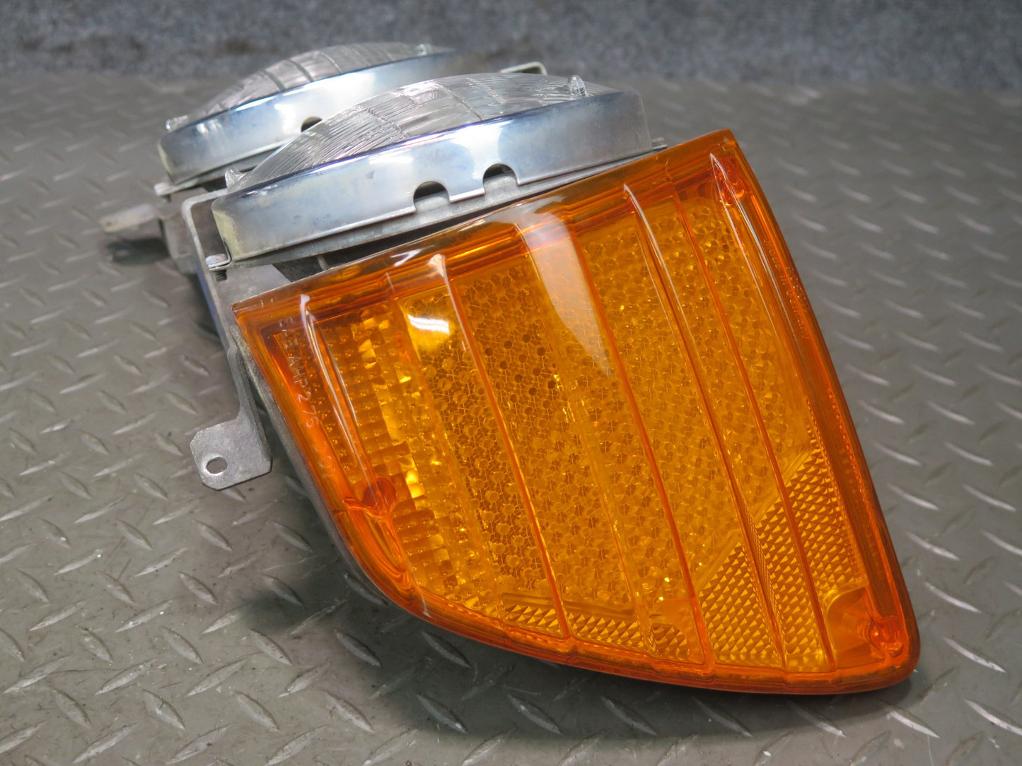 86-89 Mercedes R107 560SL Set of 2 Front Left & Right Halogen Headlight Lamp OEM