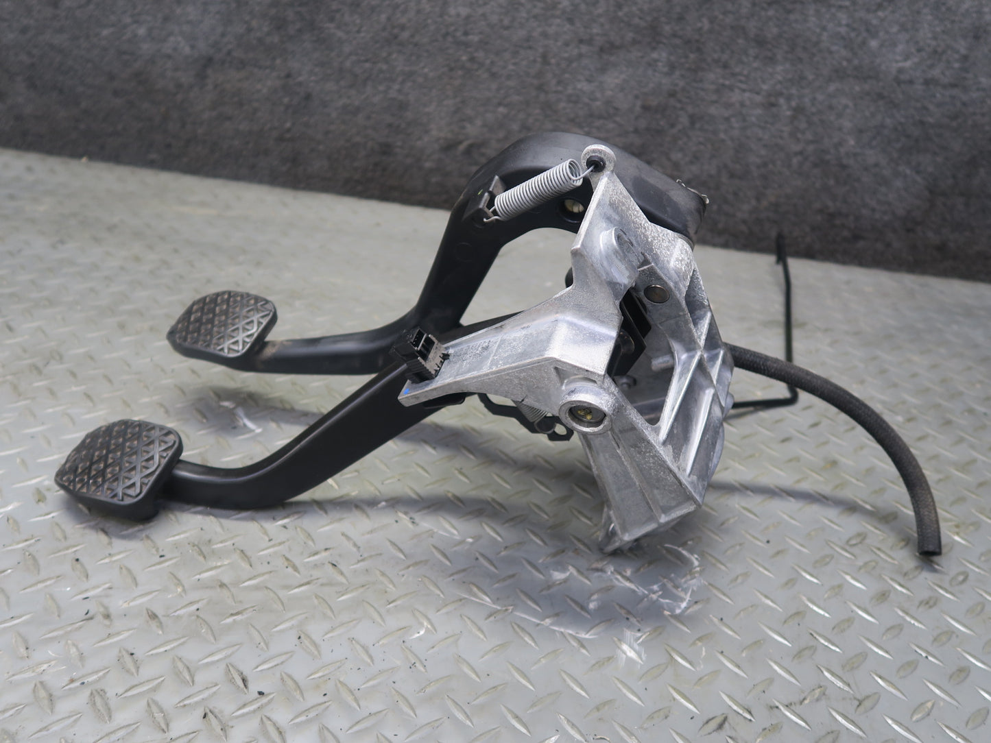 11-13 BMW E92 335IX AWD Manual Transmission Driveshaft Clutch Pedal Swap KIT Set