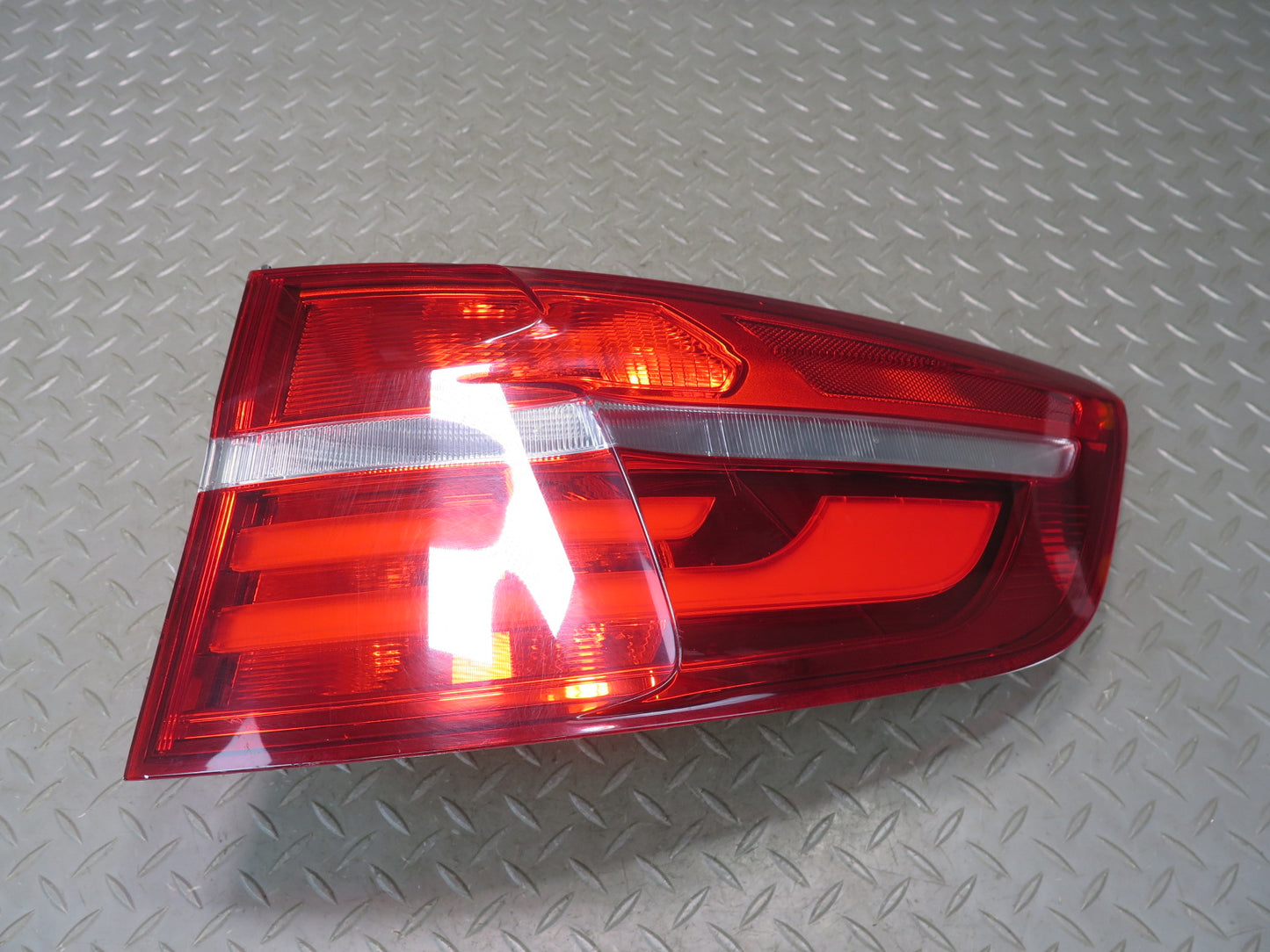 2013-2014 BMW E71 E72 X6 Rear Right Outer Tail Lid Light Lamp 7295004