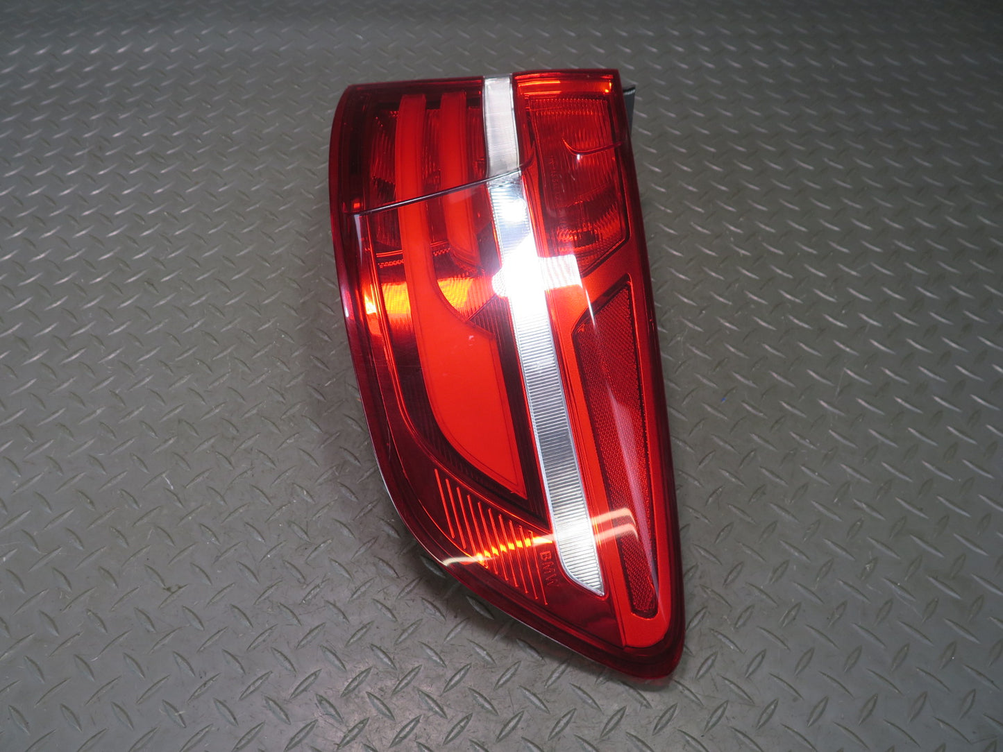 2013-2014 BMW E71 E72 X6 Rear Right Outer Tail Lid Light Lamp 7295004