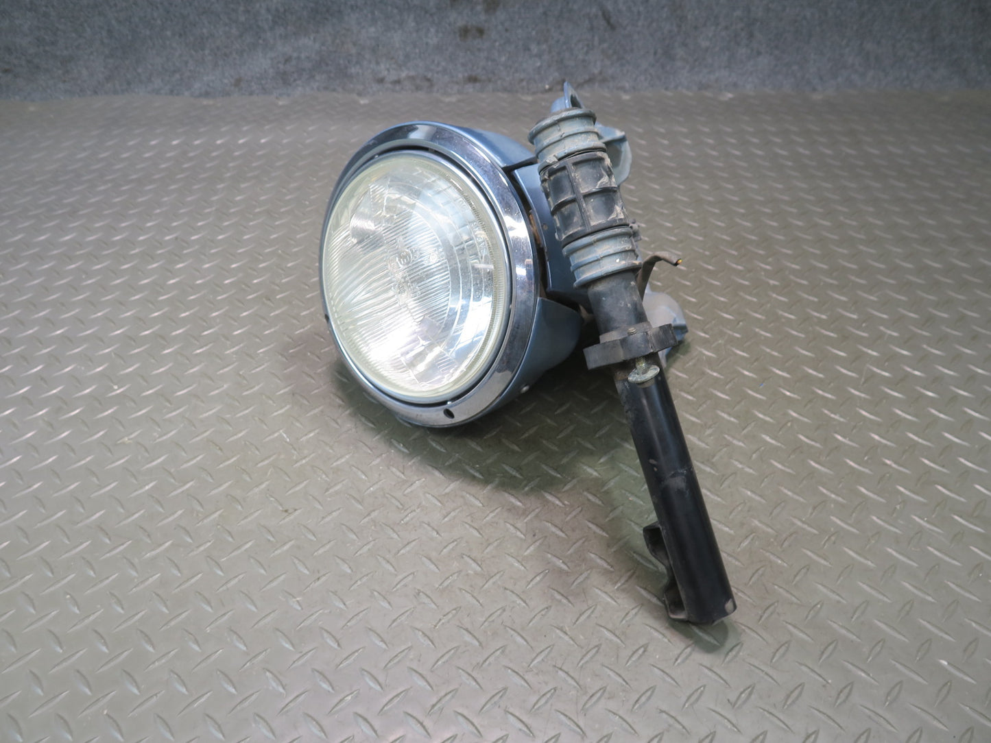 1978-1986 Porsche 928 S Front Left Halogen Headlight Lamp Assembly
