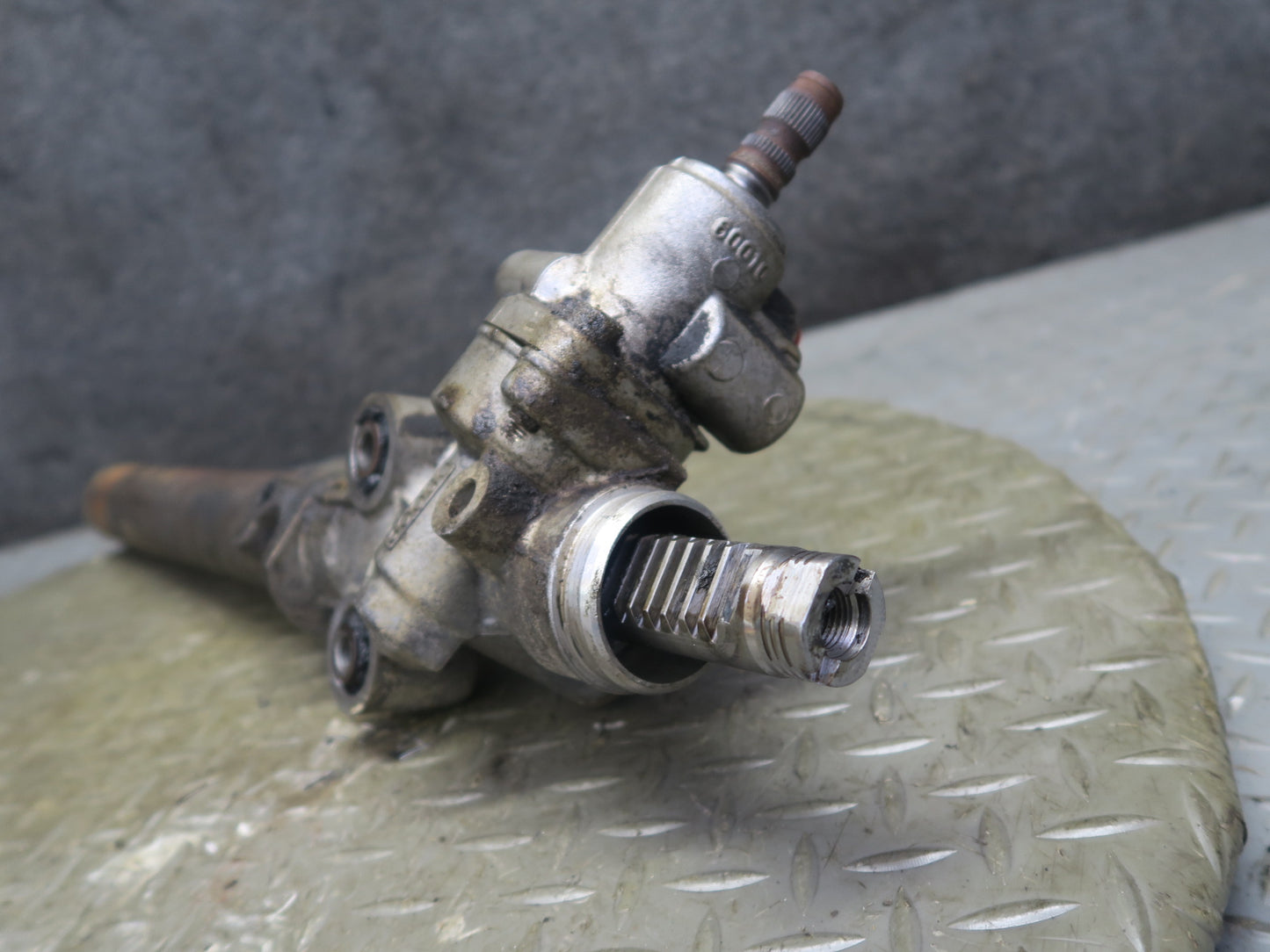 02-05 Lexus JCE10L IS300 Power Steering Rack & Pinion 79K Miles OEM