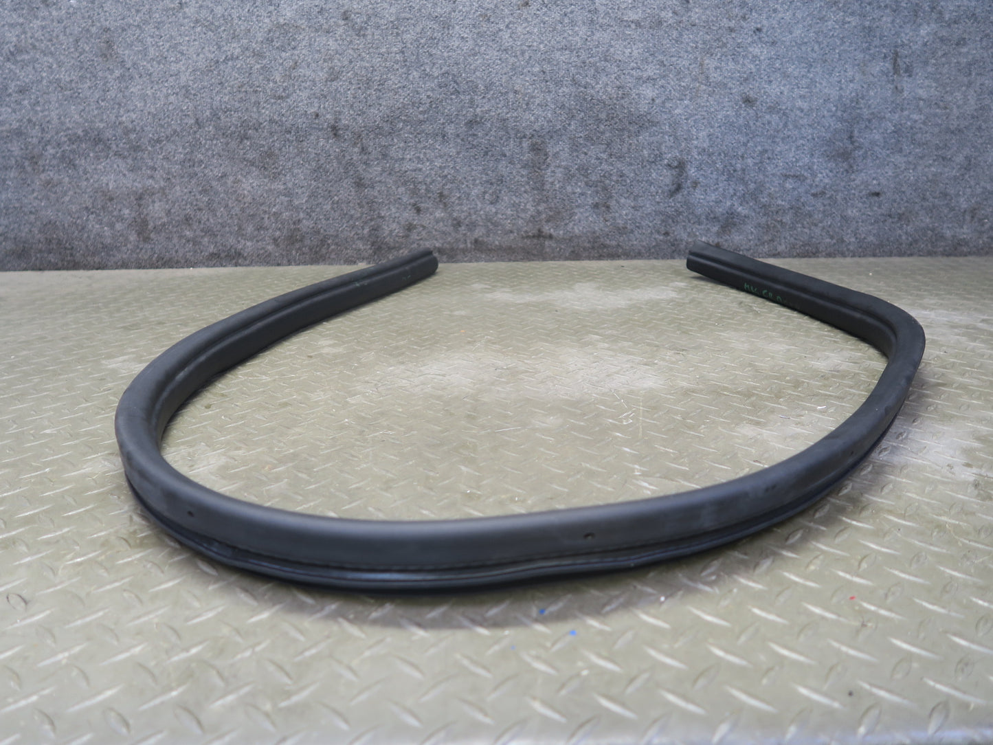 08-19 Maserati Granturismo M145 Right Door Weatherstrip Rubber Seal Gasket