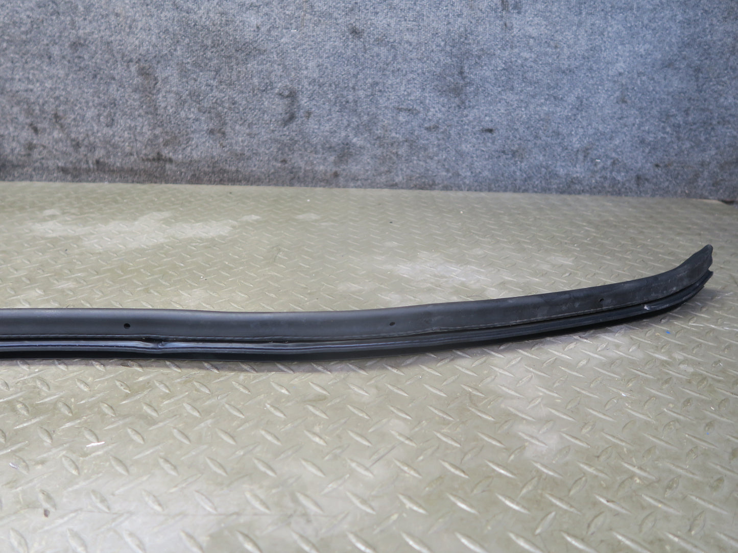 08-19 Maserati Granturismo M145 Right Door Weatherstrip Rubber Seal Gasket