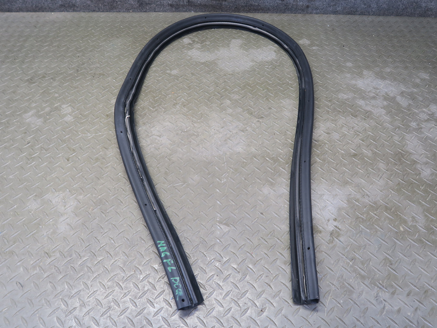 08-19 Maserati Granturismo M145 Left Door Weatherstrip Rubber Seal Gasket