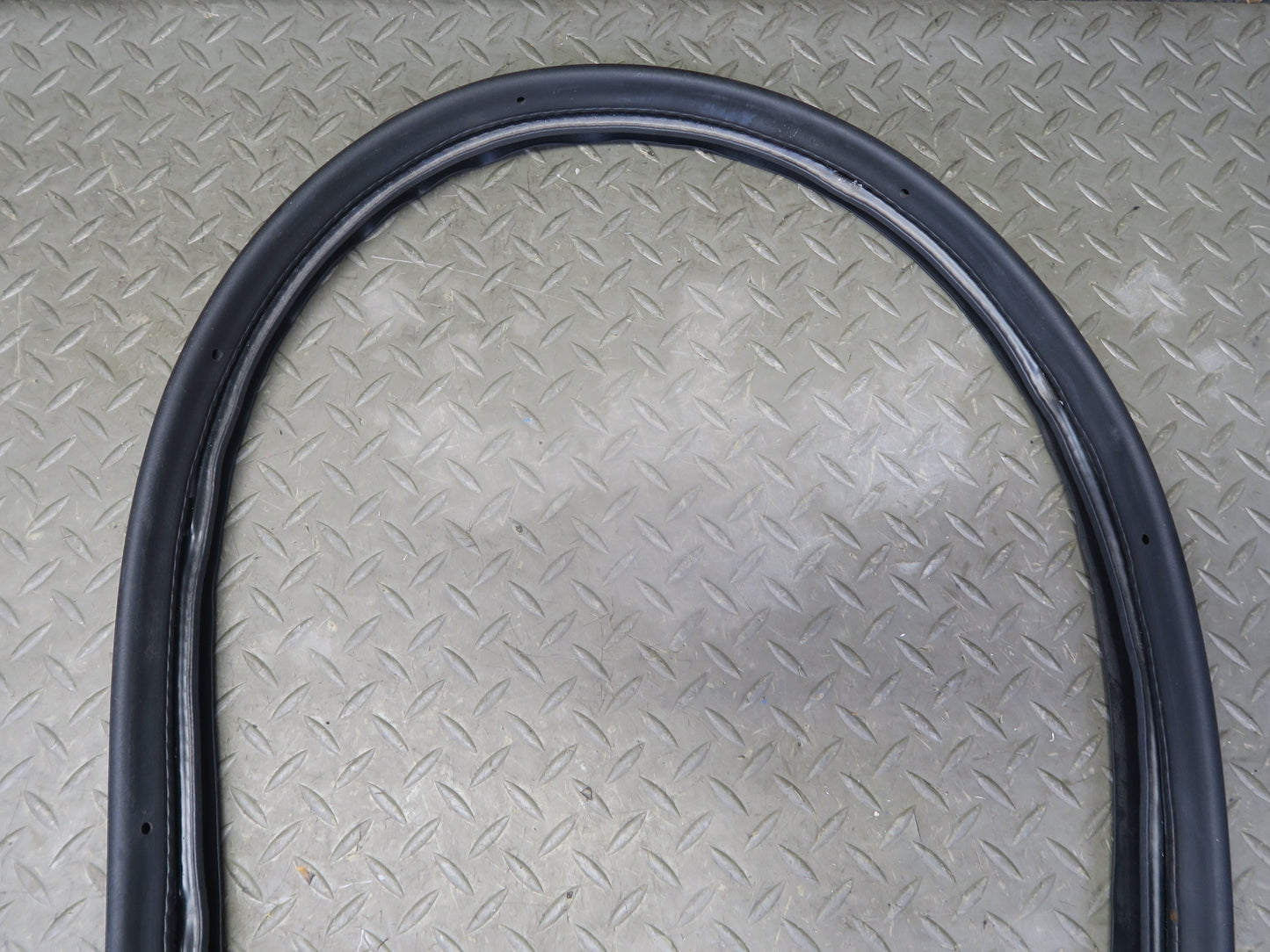 08-19 Maserati Granturismo M145 Left Door Weatherstrip Rubber Seal Gasket