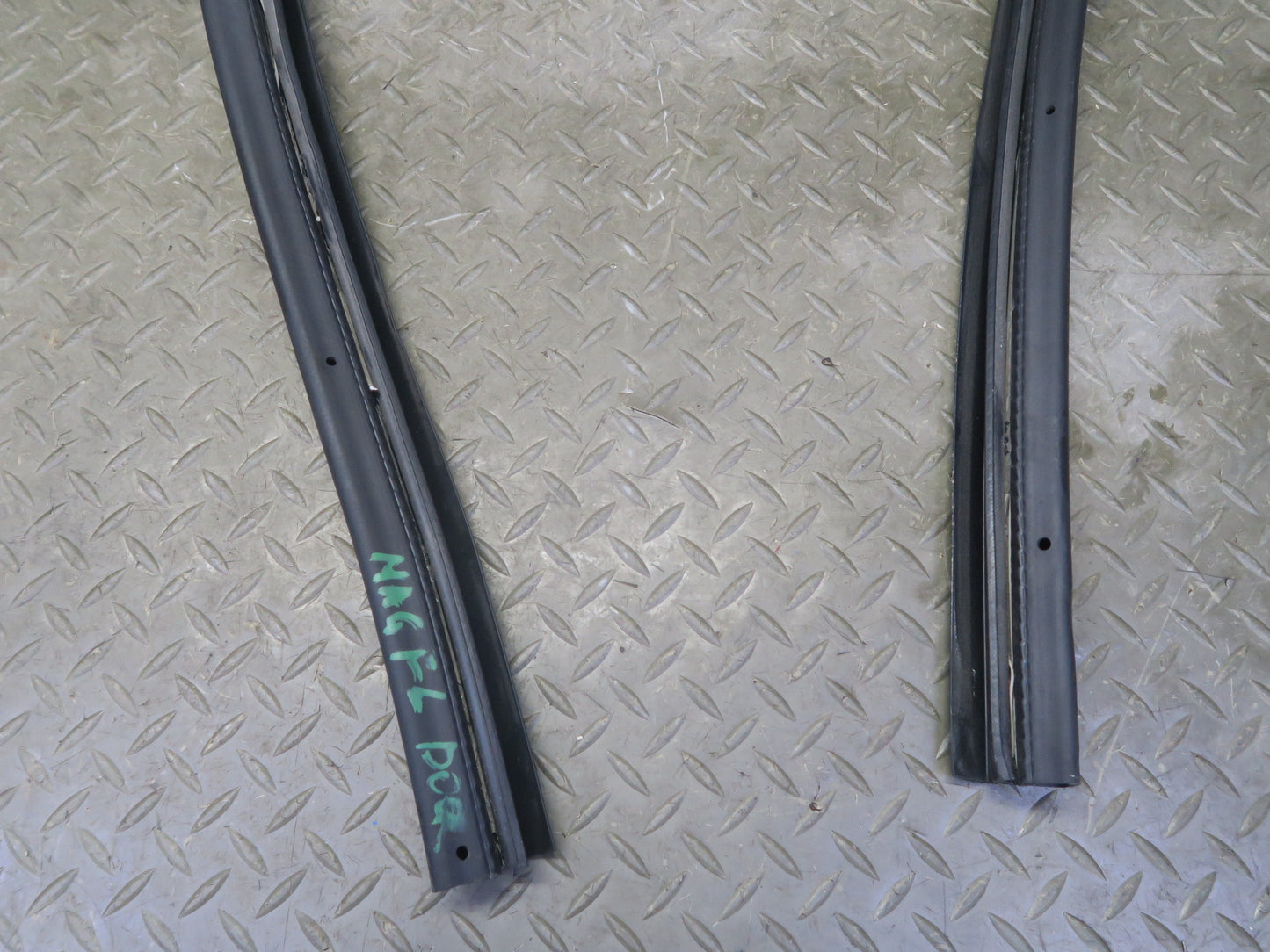08-19 Maserati Granturismo M145 Left Door Weatherstrip Rubber Seal Gasket