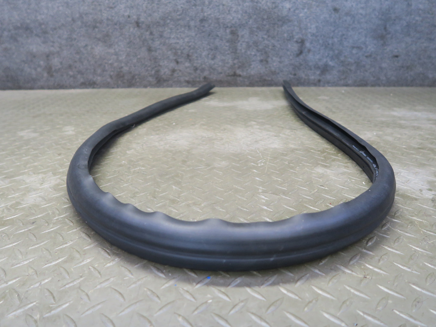 08-19 Maserati Granturismo M145 Left Door Weatherstrip Rubber Seal Gasket
