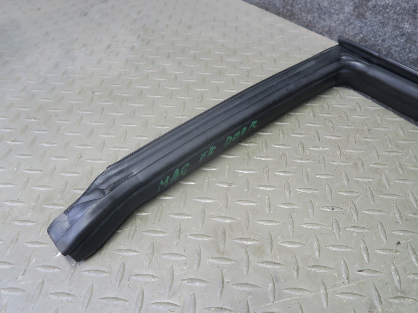 08-19 Maserati Granturismo M145 Right Door Upper Weatherstrip Rubber Seal Gasket