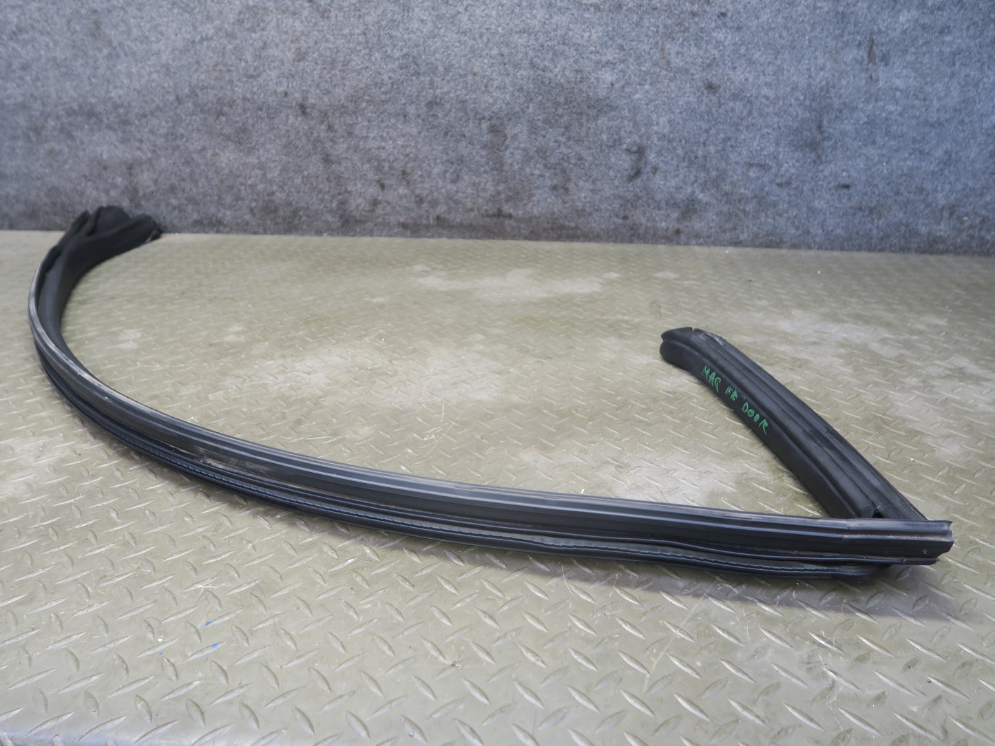 08-19 Maserati Granturismo M145 Right Door Upper Weatherstrip Rubber Seal Gasket