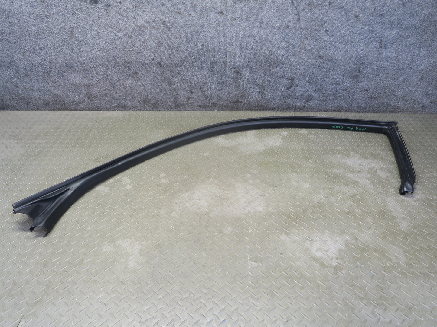 08-19 Maserati Granturismo M145 Left Door Upper Weatherstrip Rubber Seal Gasket