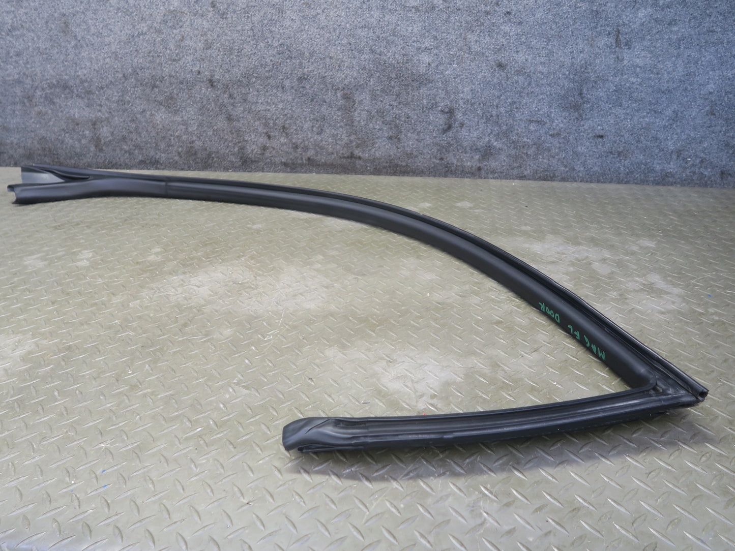 08-19 Maserati Granturismo M145 Left Door Upper Weatherstrip Rubber Seal Gasket