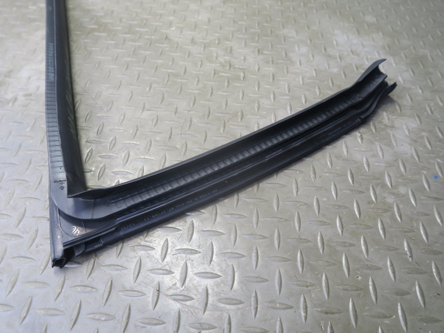 08-19 Maserati Granturismo M145 Left Door Upper Weatherstrip Rubber Seal Gasket