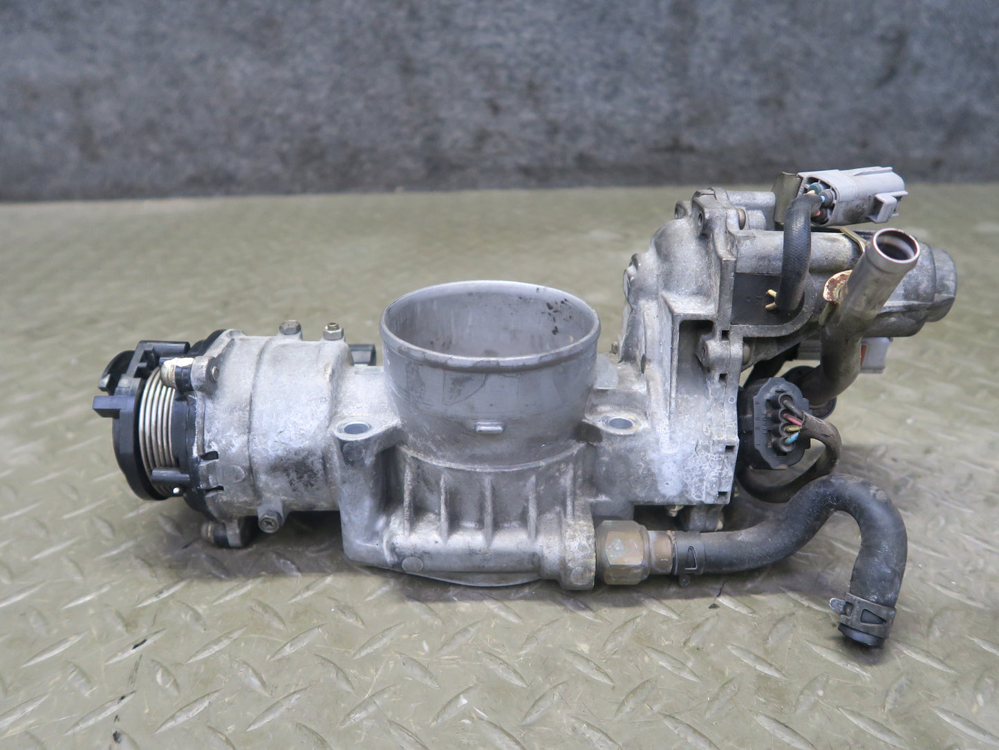 98-00 Lexus LS400 UCF20L 1UZFE 4.0L Engine Motor Throttle Body w Sensor OEM