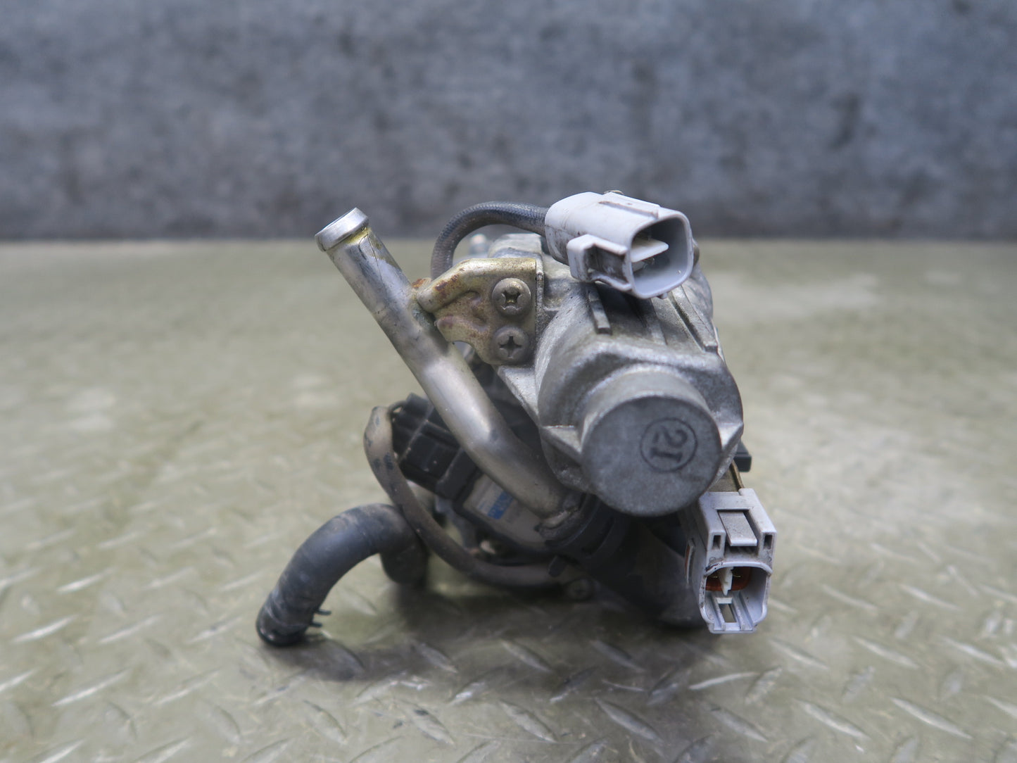 98-00 Lexus LS400 UCF20L 1UZFE 4.0L Engine Motor Throttle Body w Sensor OEM