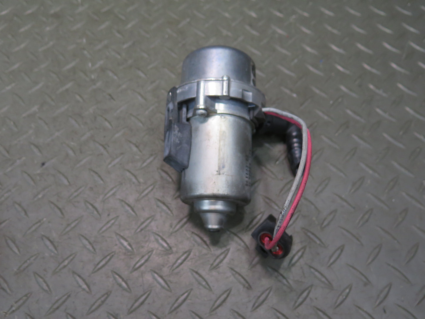 2008-2013 BMW E90 E92 E93 M3 Brake Booster Vacuum Pump 2283333