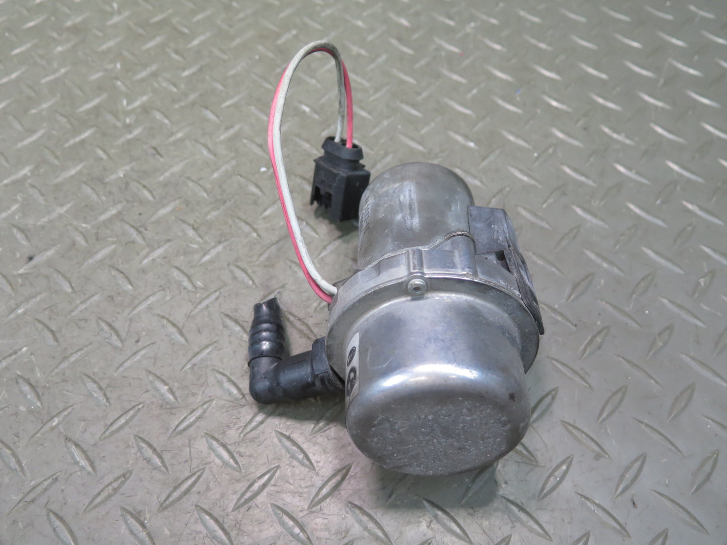 2008-2013 BMW E90 E92 E93 M3 Brake Booster Vacuum Pump 2283333
