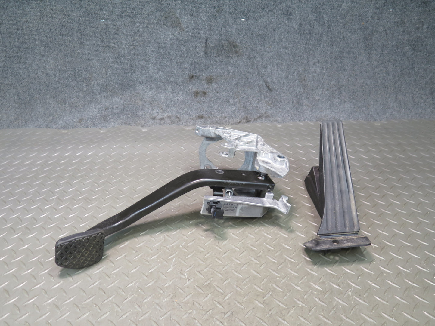 2008-2013 BMW E90 E92 E93 M3 DCT Transmission Gas Accelerator Brake Pedal Set