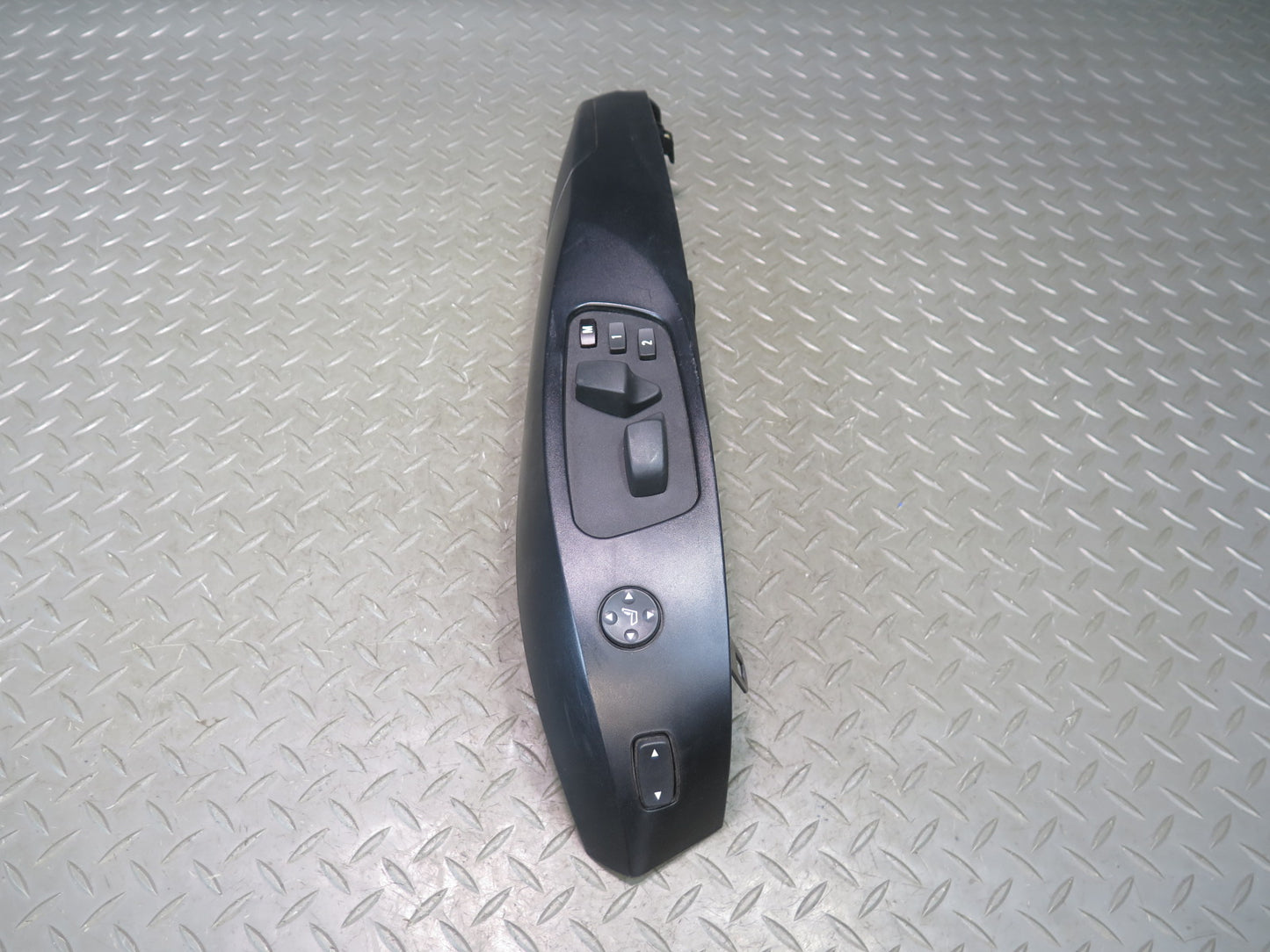 2008-2013 BMW E92 M3 Coupe Front Left Driver Side Seat Adjusting Switch W/ Trim