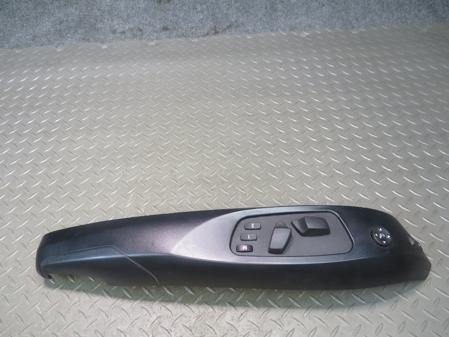 2008-2013 BMW E92 M3 Coupe Front Left Driver Side Seat Adjusting Switch W/ Trim