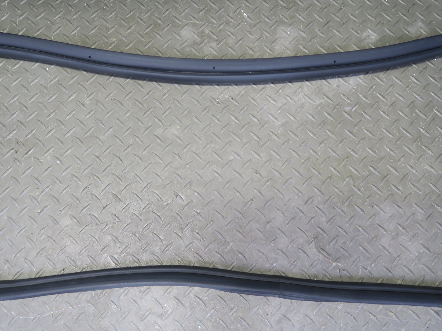 2008-2019 Maserati Granturismo M145 Reartrunk Weatherstrip Rubber Seal Gasket