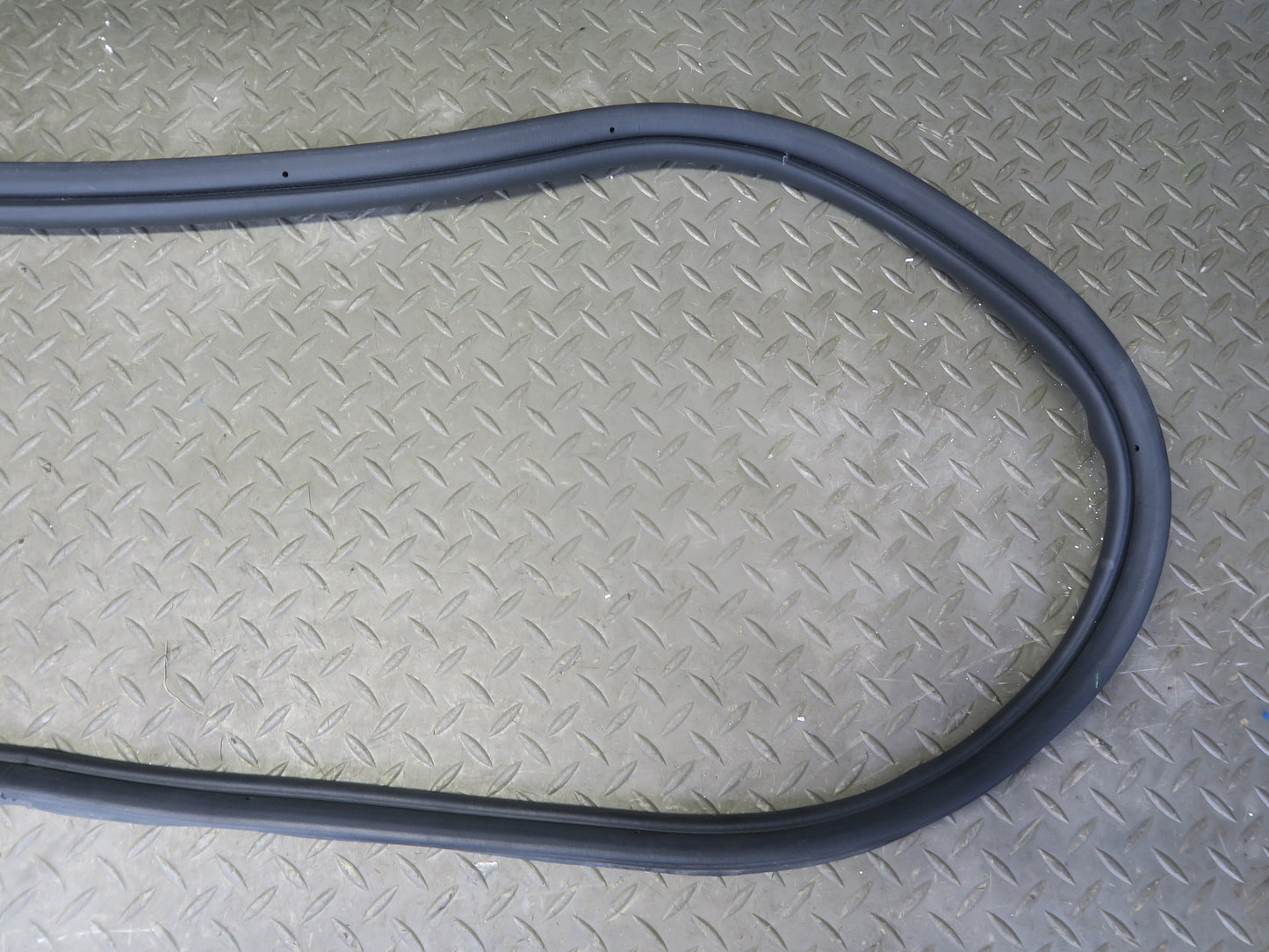 2008-2019 Maserati Granturismo M145 Reartrunk Weatherstrip Rubber Seal Gasket