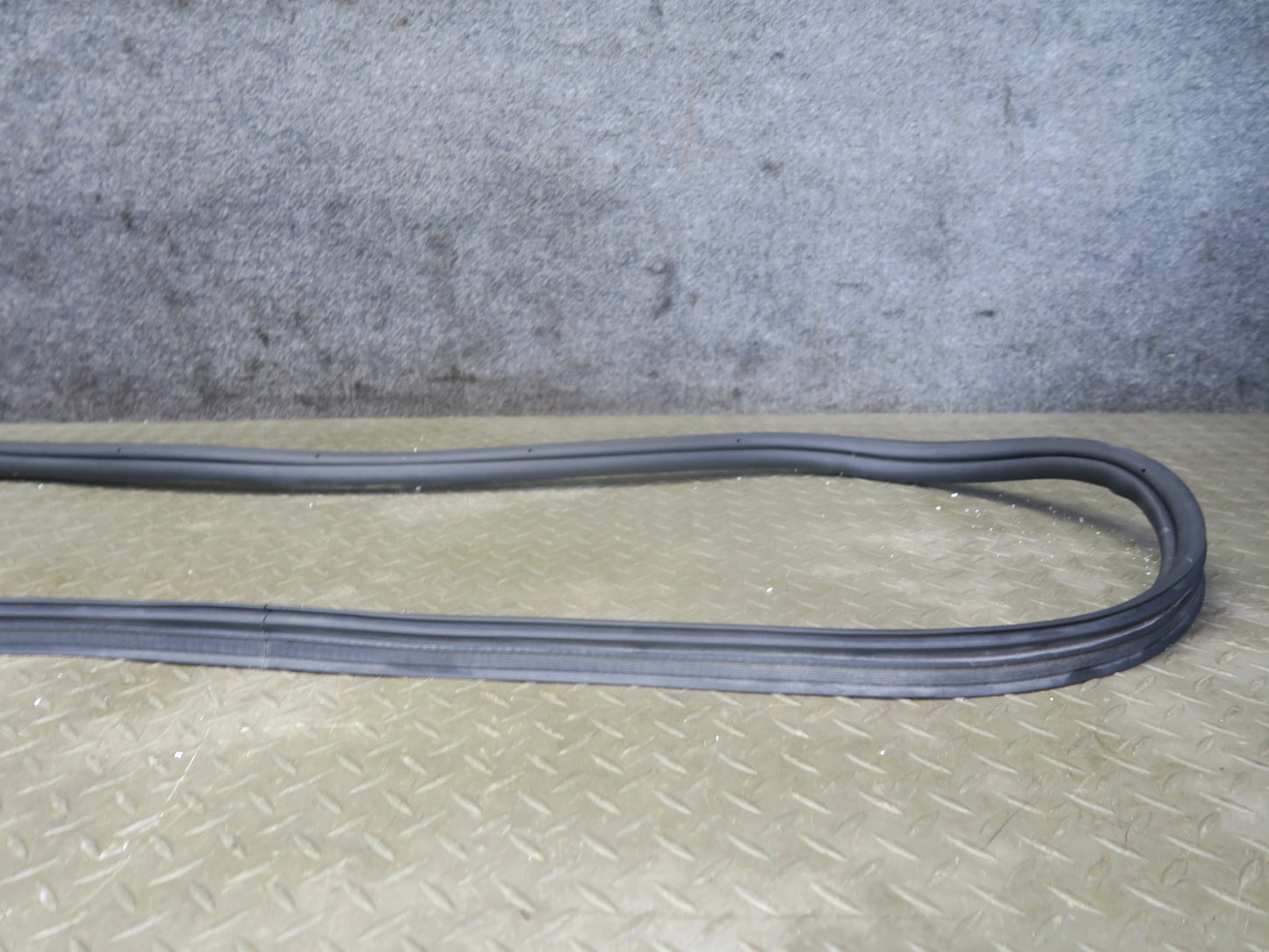 2008-2019 Maserati Granturismo M145 Reartrunk Weatherstrip Rubber Seal Gasket